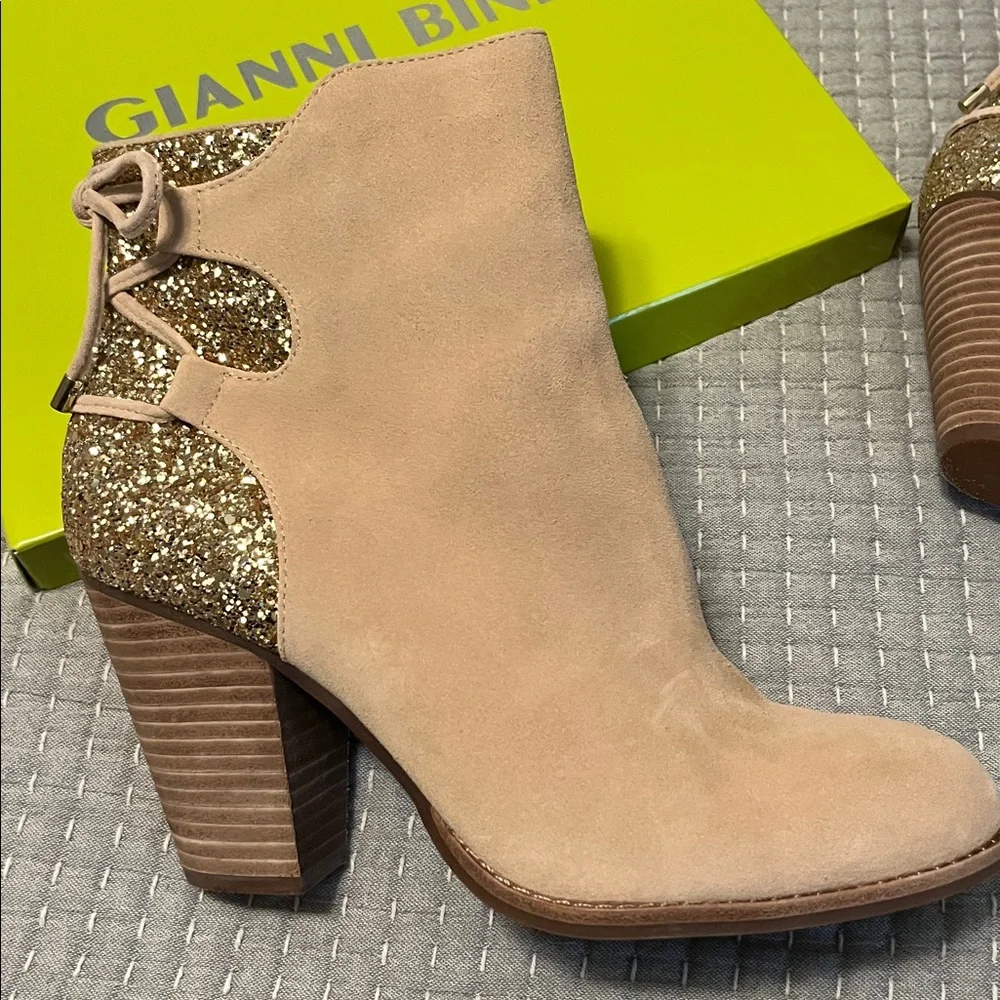 Gianni Bini Beige Ankle Boots with Glittering Gold Detail - Picture 2 of 4